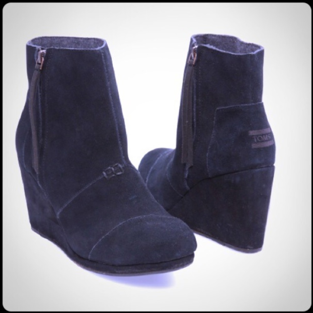 TOMS black suede desert